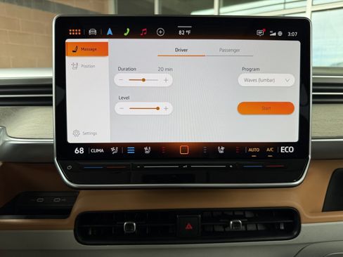 Used 2025 Volkswagen ID. Buzz 1st Edition RWD image 24