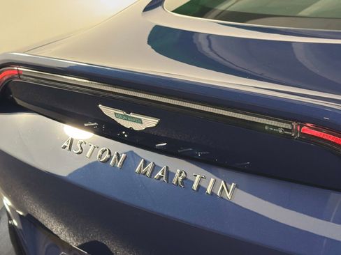 Used 2025 Aston Martin V8 Vantage Coupe RWD image 17