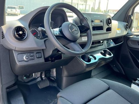 New 2025 Mercedes-Benz Sprinter 2500 image 17