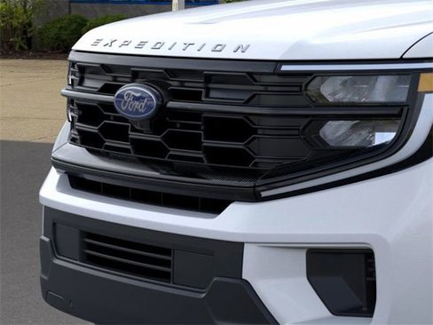 New 2025 Ford Expedition Max Active image 17