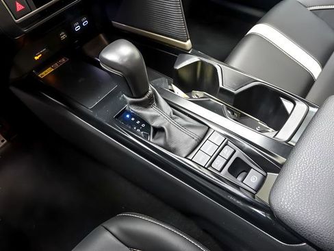 Certified 2025 Toyota Camry SE FWD image 19