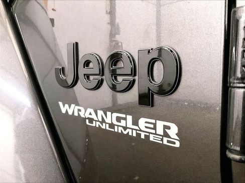 Used 2020 Jeep Wrangler Unlimited Sahara AWD/4WD image 13
