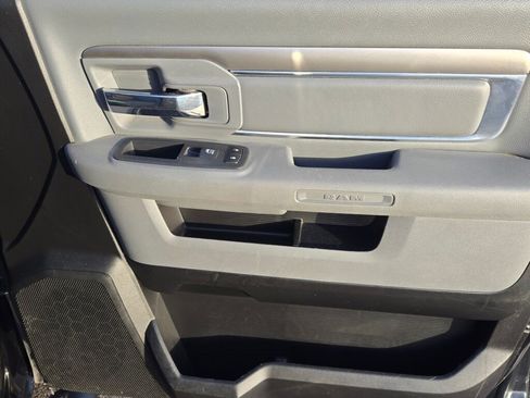 Used 2020 RAM 1500 Classic SLT image 5