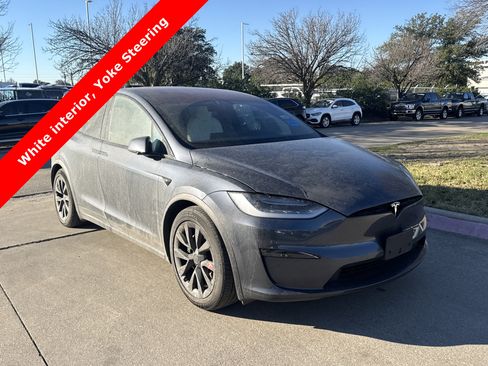 Used 2022 Tesla Model X Plaid image 1