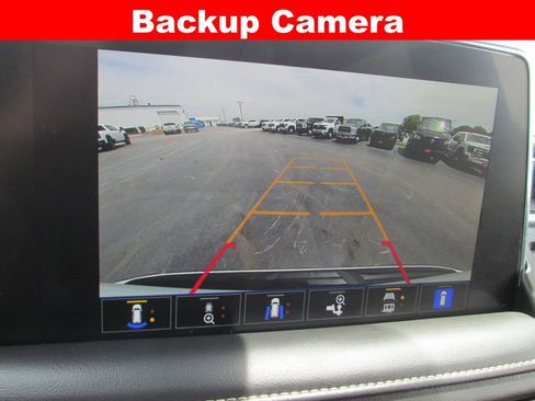 Used 2023 GMC Yukon XL SLT w/ SLT Luxury Package AWD/4WD image 17