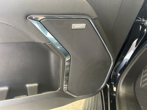 Used 2025 GMC Sierra 1500 SLT image 10