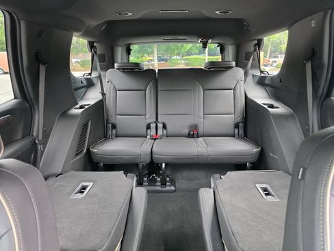Used 2025 Chevrolet Tahoe Premier RWD image 25