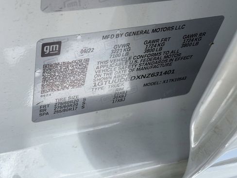 Used 2022 GMC Sierra 1500 SLT w/ SLT Convenience Package AWD/4WD image 32