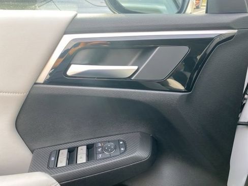 New 2026 Mitsubishi Outlander LE image 19