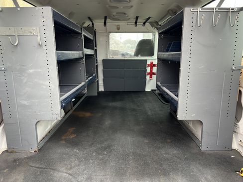 Used 2008 Ford E-350 and Econoline 350 Super Duty image 18