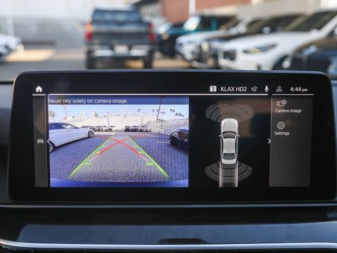 Certified 2023 BMW 530e w/ Convenience Package image 21