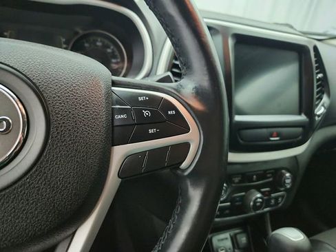 Used 2018 Jeep Cherokee Latitude Plus image 29