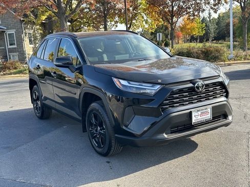 Used 2025 Toyota RAV4 XLE image 3