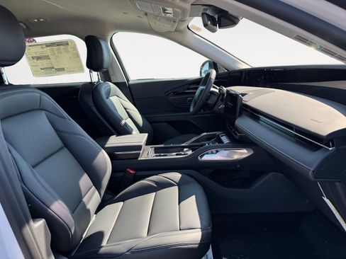 New 2026 Lincoln Nautilus Premier image 17