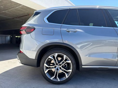 Used 2026 BMW X5 sDrive40i w/ Premium Package RWD image 5