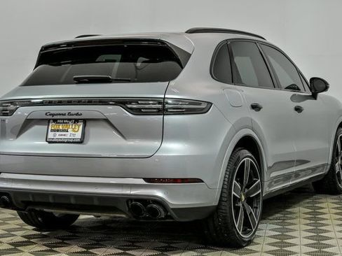 Used 2020 Porsche Cayenne Turbo image 7