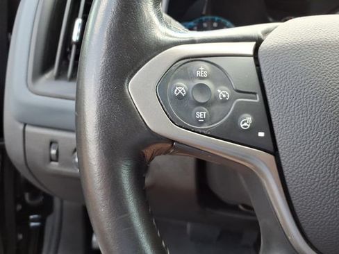 Used 2020 Chevrolet Colorado Z71 AWD/4WD image 9