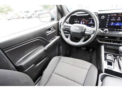 Used 2025 Chevrolet Colorado W/T RWD image 7