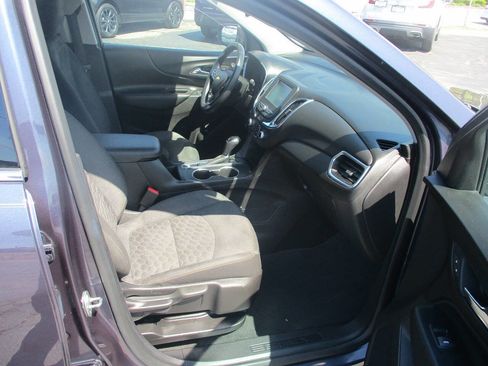Used 2018 Chevrolet Equinox LT FWD image 13