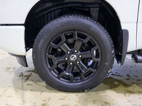 Used 2019 Nissan Titan SV w/ SV Convenience Package image 33