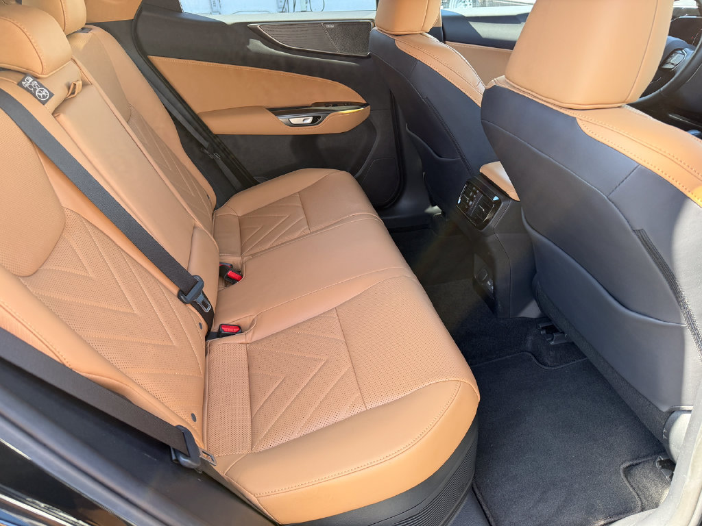 Used 2025 Lexus NX 350h AWD w/ Cold Area Package image 17