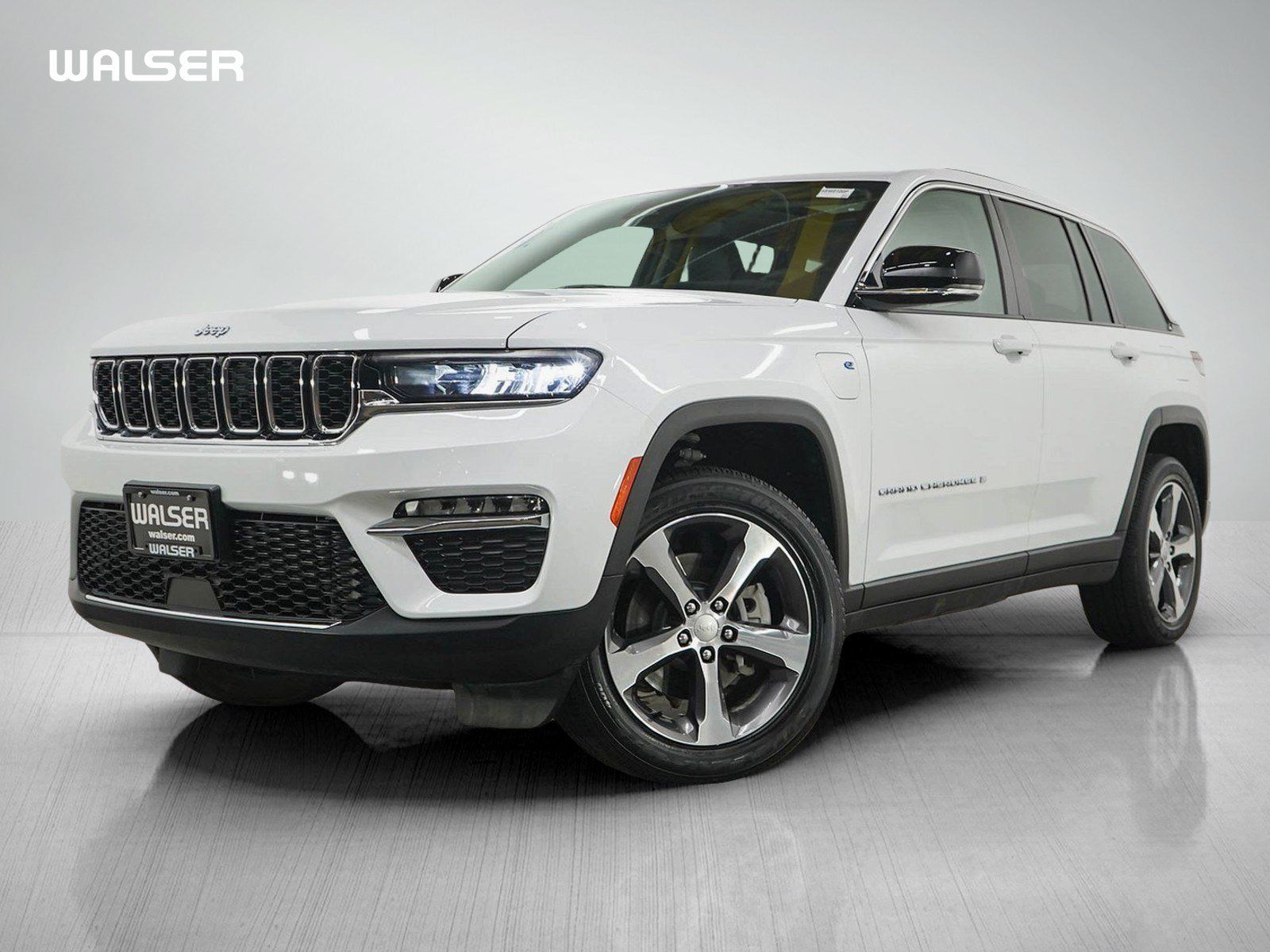 Used 2023 Jeep Grand Cherokee 4WD 4xe w/ Luxury Tech Group II image 1