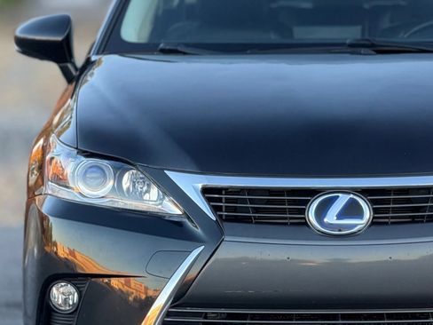 Used 2017 Lexus CT 200h image 11