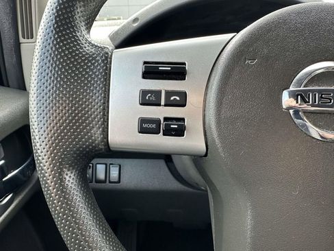 Used 2014 Nissan Frontier SV image 12