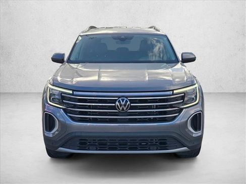 Used 2025 Volkswagen Atlas SE FWD image 2