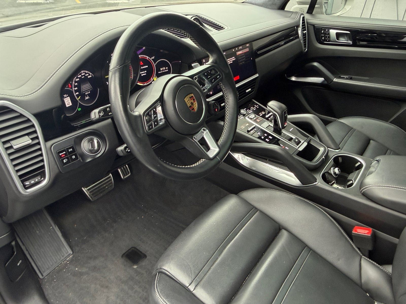Certified 2020 Porsche Cayenne Turbo S AWD/4WD image 4