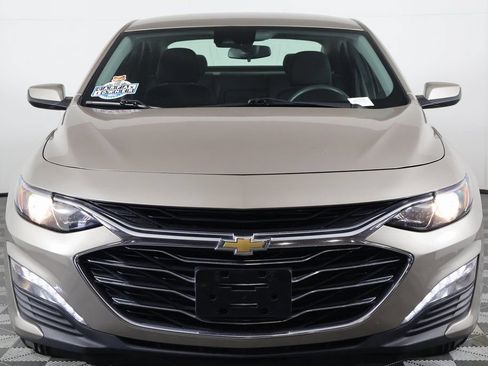 Used 2024 Chevrolet Malibu LT FWD image 2