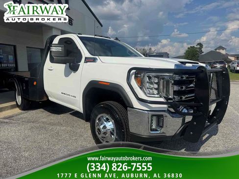 Used 2022 GMC Sierra 3500 SLE w/ SLE Convenience Package AWD/4WD image 4