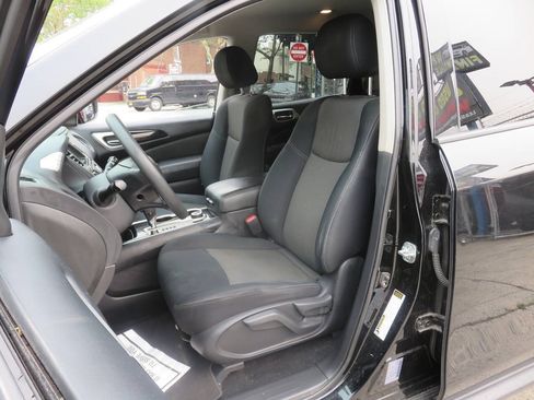 Used 2018 Nissan Pathfinder 4WD image 10