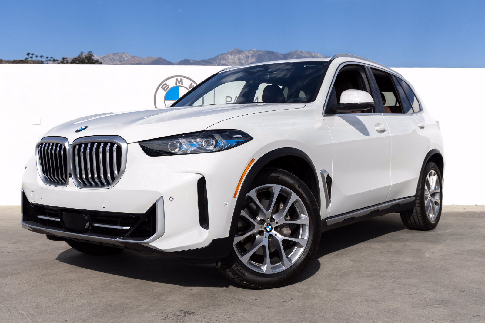 Certified 2026 BMW X5 sDrive40i w/ Parking Assistance Package RWD image 8