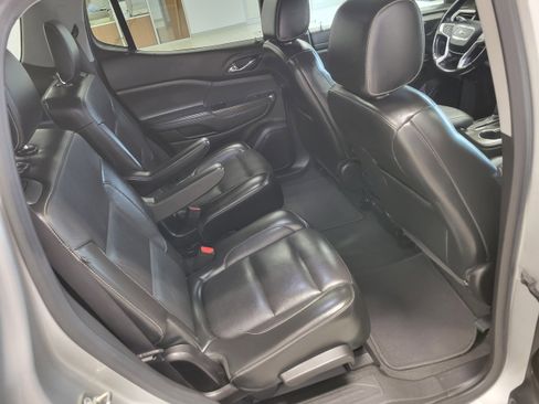 Used 2019 GMC Acadia SLT image 13