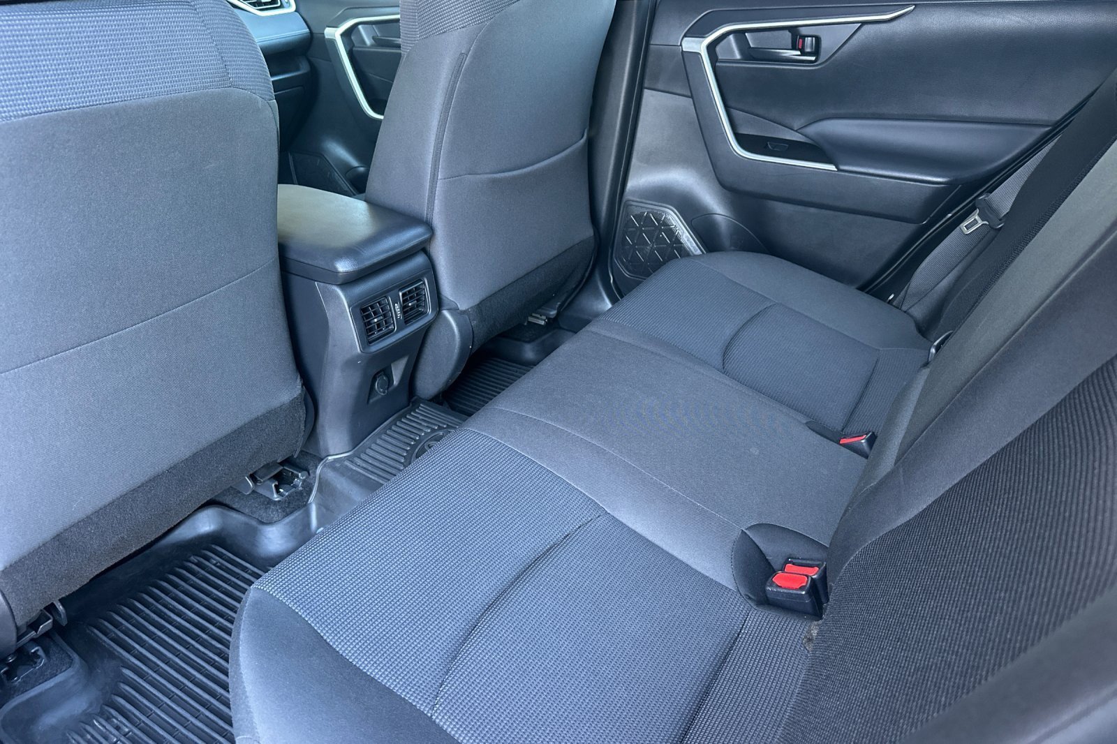 Certified 2024 Toyota RAV4 LE AWD/4WD image 11