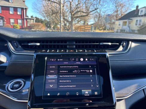 Certified 2022 Jeep Grand Cherokee L Laredo image 25