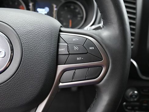 Used 2020 Jeep Cherokee Latitude Lux w/ Comfort/Convenience Group image 16