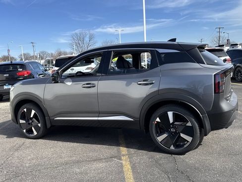 New 2025 Nissan Kicks SR image 37