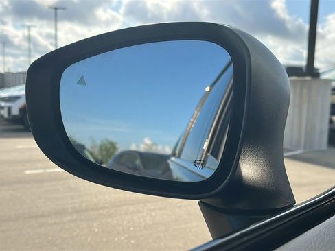 Used 2017 Chrysler Pacifica LX image 18