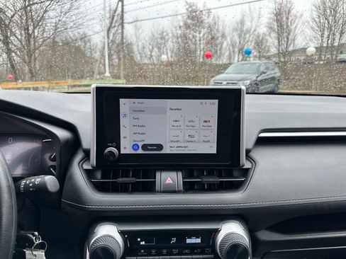 Certified 2025 Toyota RAV4 LE AWD/4WD image 27