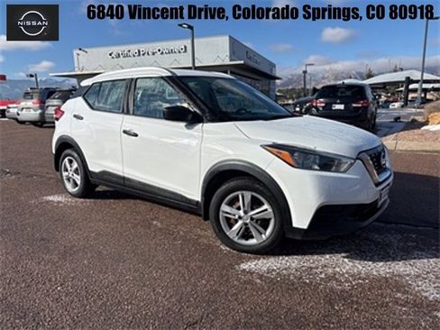 Used 2018 Nissan Kicks S image 1