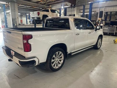 Used 2021 Chevrolet Silverado 1500 High Country w/ Technology Package AWD/4WD image 6