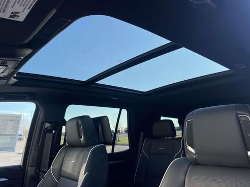 New 2026 Cadillac Escalade Luxury image 30