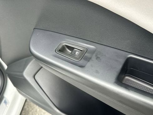 New 2026 Volkswagen Taos SE image 31