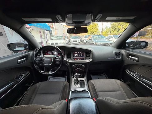 Used 2020 Dodge Charger SXT AWD/4WD image 39