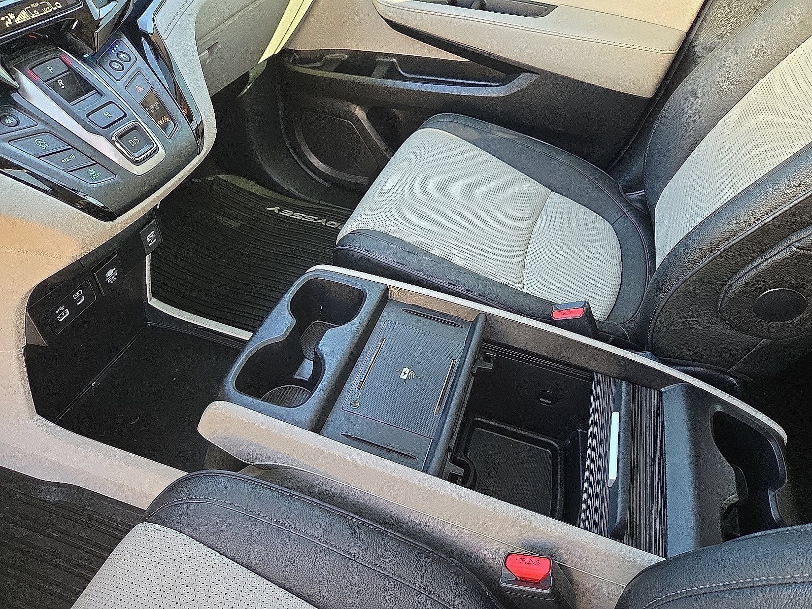 Used 2025 Honda Odyssey Elite image 10