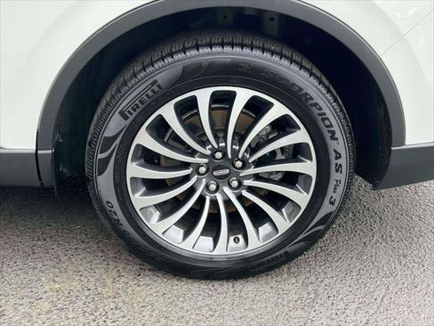 Used 2023 Lincoln Aviator AWD w/ Premium Package image 10