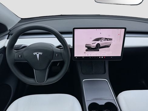 Used 2024 Tesla Model Y Long Range AWD/4WD image 15