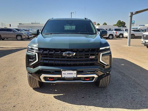 New 2026 Chevrolet Suburban Z71 w/ Z71 Off-Road Package AWD/4WD image 3